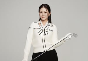 'Beautiful Golfer' Ahn So-hyun Reveals F/W Golfwear Photoshoot, Showcasing 'Autumn Charm'