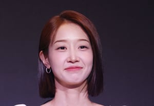 [Ảnh] Người dẫn chương trình Jo Eun-ji, nụ cười như hyacinth