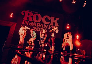 Cortis, Braving Heavy Rain... Hot Stage at 'Rock in Japan Festival'