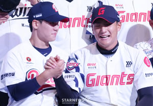 [Photo] Kim Ji-woo: "I Don't Have a Papa Who Was La Bamba"