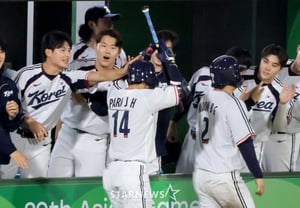 [Foto] «¡Con este bate anoté el primer tanto!» Park Jae-hyun