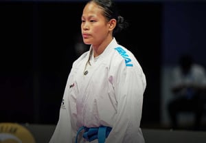 "本想献给经历过山崩的祖国……" 尼泊尔空手道代表、女子选手在铜牌争夺战中失利后落泪：“对不起” [爱知·名古屋亚运会]