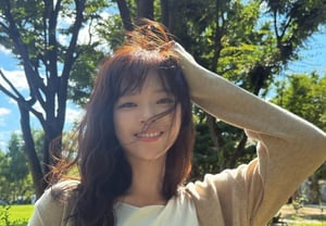 TWICE ジョンヨン、芝生に寝転がって..活動休止を乗り越え明るくなった近況