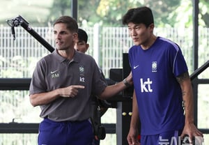 [Hiện trường Cheonan] "Tôi cũng thực sự thích nó" 4-4-2 mà Moreno chọn, các cầu thủ cũng hoan nghênh... Oh Se-hoon "Có thể chơi tốt với hai tiền đạo"