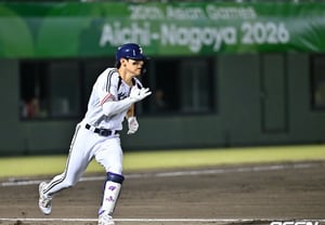 Three times, the name "Kim Do-young" was called at the draft site. Top prospects unanimously said, "The league's best hitter is Kim Do-young; I want to face him once."