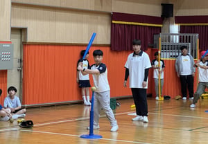 KBO Launches First Regular After-School Program 'Teeball School Growing Through Baseball' with Min Byung-heon as Instructor