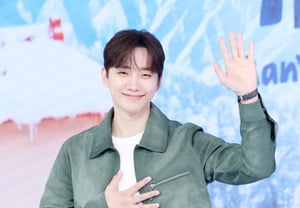 Lee Jun-ho, a warm smile [★Photo]