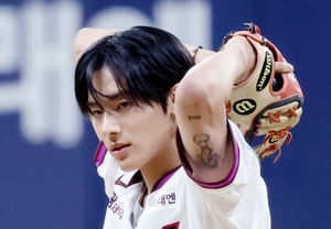 [Photo] The Boyz's Eric, third pitch at Gocheok Dome