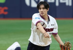 [Foto] Eric: «He venido como representante de The Boyz»