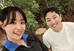 'Amid Park Wi Controversy,' Song Ji-eun: "We Must Forgive and Love Each Other... Make Today Like Heaven"