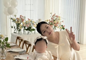 Park Bo-mi, Overcoming the Pain of Losing Her Son, Welcomes a Daughter... Celebrating First Birthday with "Hold the Mic"