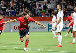 [Foto] «¡A volar!» Segundo gol de Kim Myeong-jun ante Arabia Saudita