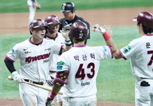 [Photo] Hiura: "Baseball is not over yet"
