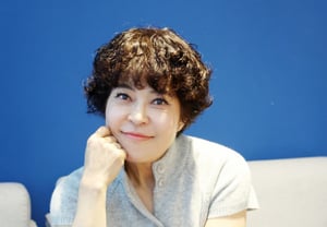 "Back in the day, I dealt with it through alcohol and cigarettes." Jo Hye-ryeon meets her 'life manager' after 45 years of wandering [Interview ①]