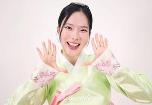 Kim Na-hee, ♥Husband 'Looks Like Nam Joo-hyuk' Actively Clarifies... "He Is Suffering Greatly" [Hanbok Interview ②]