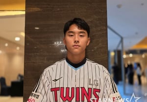 'Middle school student who batted at Jamsil four years ago' is now a real LG player! LG 2nd-round pick Im Ho-yoon: "I want to meet senior Lim Chan-kyu from Hwimun High"