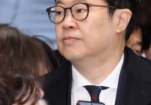 MBKのキム・ビョンジュ氏が不起訴となる可能性に···「検察は巨大資本に手を焼いているのか」