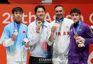 [Photo] "Everyone holding a medal" Oh Sang-wook wins back-to-back titles