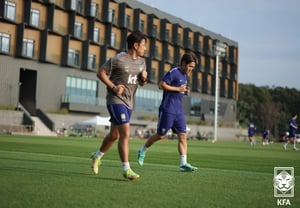 '李刚仁 缺席'莫雷诺教练首秀，已现“惊喜先发”……锁定"K 联赛特级边翼”[水原现场]