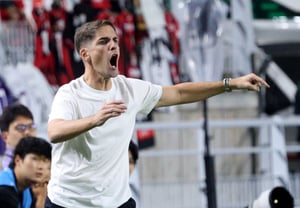 [Foto] Entrenador Moreno: "Gritos en Suwon"