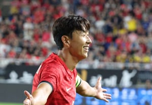 [フォト] ソン・フンミン、ファンタスティックなフリーキック
