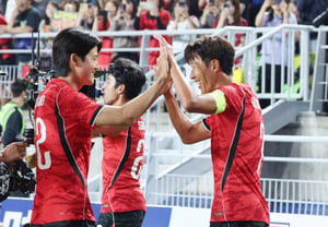 [Foto] Son Heung-min, ahora le toca a Seol Young-woo