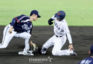 [照片]“三局下盗二垒”的矢野