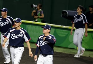 [De un vistazo] Derrota por shutout inesperada ante Japón: «pasos con pesar» del entrenador y los jugadores de la selección surcoreana Ryu Ji-hyun