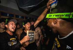 'Big Break' Song Seong-moon, clinches postseason berth in MLB debut year! Wild champagne party → Reality: "Slim chances of joining PS roster"