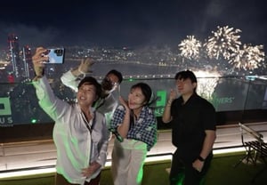 'Former Disney World Neighbor' Park Se-ri Boasts of Prime Spot for Korean Fireworks Festival [Jeonjijeok Chamgyeop Sijeom]