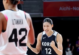 [One-shot success] It goes in when thrown! 'Celebrating first-quarter scoring success' Lee Hae-ran