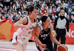 [Photo] Lee Hae-ran, attempting to break through while being fouled