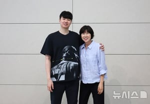 「私の金メダルよりも息子の金の方がいいですよね「イ・ヒョンジュンの米国挑戦に『怪我するな』」··· 「女子バスケの伝説」ソン・ジョンアも最後まで母親だった [仁川現場]