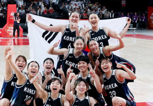 [One Sweep] 'Today is the best day for South Korean women's basketball!'