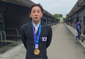 「崔順実による国政介入事件以降、とても大変だ"AG馬術で金メダルを獲得したナム・ドンホンの訴え"選手たちは今もなお一生懸命取り組んでいる" [愛知名古屋AG]