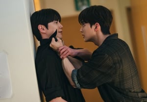 'Four Hands' Song Kang Grabs Lee Jun-young by the Collar in Anger