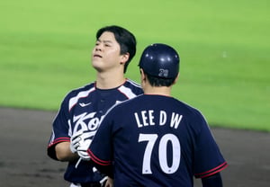 "反正拿了金牌" 面对对棒球代表队的批评舆论，卢时焕表示：“说实话，我根本不在意。” [丰桥现场]