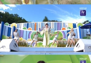 '全国歌唱大赛'金妍子，成为中秋连休压轴主角..欢快演绎《Ssukdeokkung》