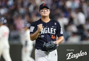 «Hanwha rompe racha de 11 derrotas → Sajik registra 11 victorias consecutivas». ¡No hay nada más increíble! Kim Seo-hyun lanza 2⅓ entradas sin carreras y logra salvamento; Lotte pone fin al «efecto Bukang-i».