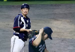 [フォト] 「7回裏の同点得点を決めた日本」を悔やむクァク・ビン