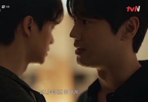'Por Hands', Lee Jun-young domina a Song Kang con una actuación escalofriante.. ¡Piel de gallina!