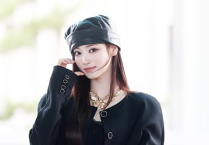 Anna, a small face filled with features [★Photo]