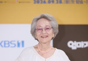 キム・ヨンオク「変わらぬ美貌」 [★フォト]