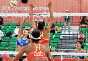 [Ảnh]'Cố gắng spike' của Kim Jung-a