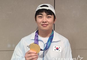 "Rather than being tense, I was actually more combative." A gutsy 22-year-old Hanwha prodigy batter exploded with three hits! How did he take down a Japanese ace he had never faced before?