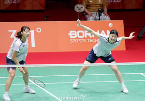 Cầu lông: Huy chương vàng sau 24 năm, Baek Ha-na và Lee So-hee 'xếp hạng 1 thế giới' Trung Quốc, nữ đôi vô địch [Hiện trường Ichinomiya]