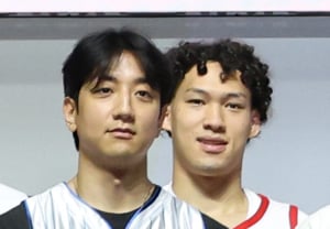 [Foto] Heo Hoon y Eddie Daniel: los invitamos a un baloncesto divertido