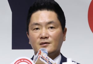 [Foto] El entrenador Jeon Hee-cheol: "El GOAT del baloncesto coreano es Heo Jae"