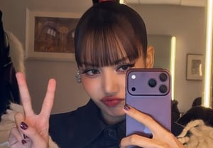 'タイのチャ・ウヌ♥' BLACKPINKのリサ、熱愛説後さらに磨きがかかった人形のようなビジュアル