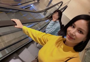 'Jang Dong-gun ♥' Ko So-young, really in her 50s? Flawless youthful aura that even makes people in their 20s feel inferior